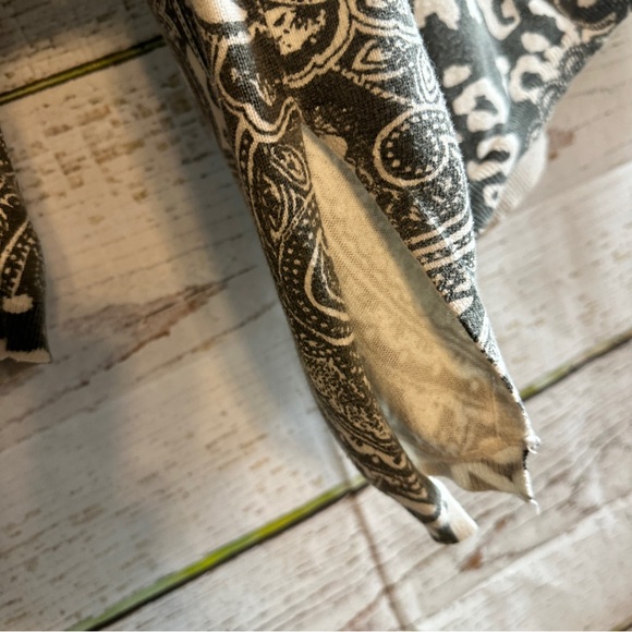 CHICOS SWEATER ASYMMETRICAL HEM Turtleneck Chicos Size 2 (Women’s Large) - Picture 9 of 10